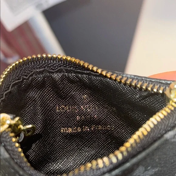 Louis Vuitton Black Monogram Key & Card Holder - Picture 4 of 6